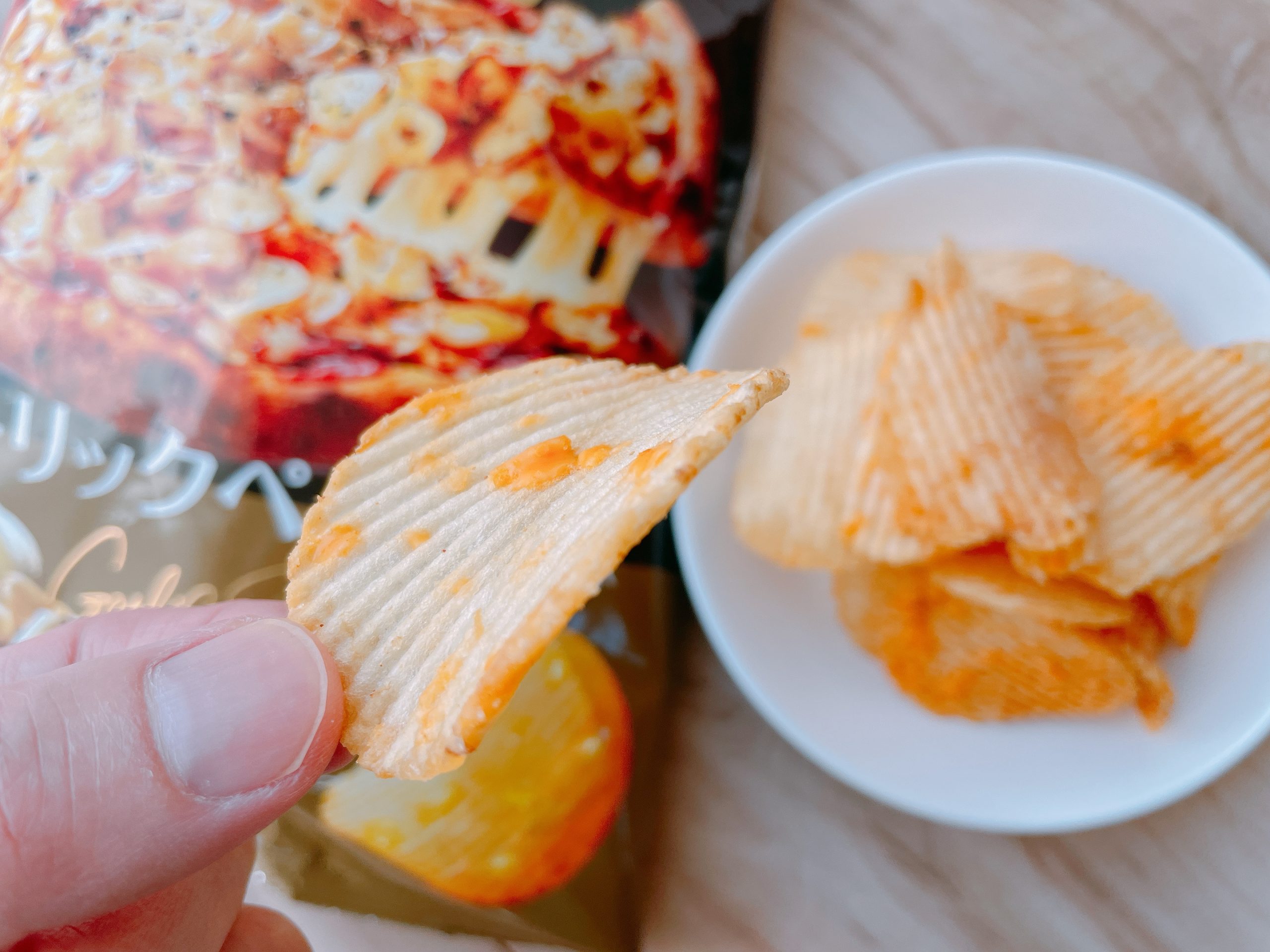 ピザポテト＜ガーリックペッパー味＞は、チーズのおかげで味に強弱が生まれおいしい